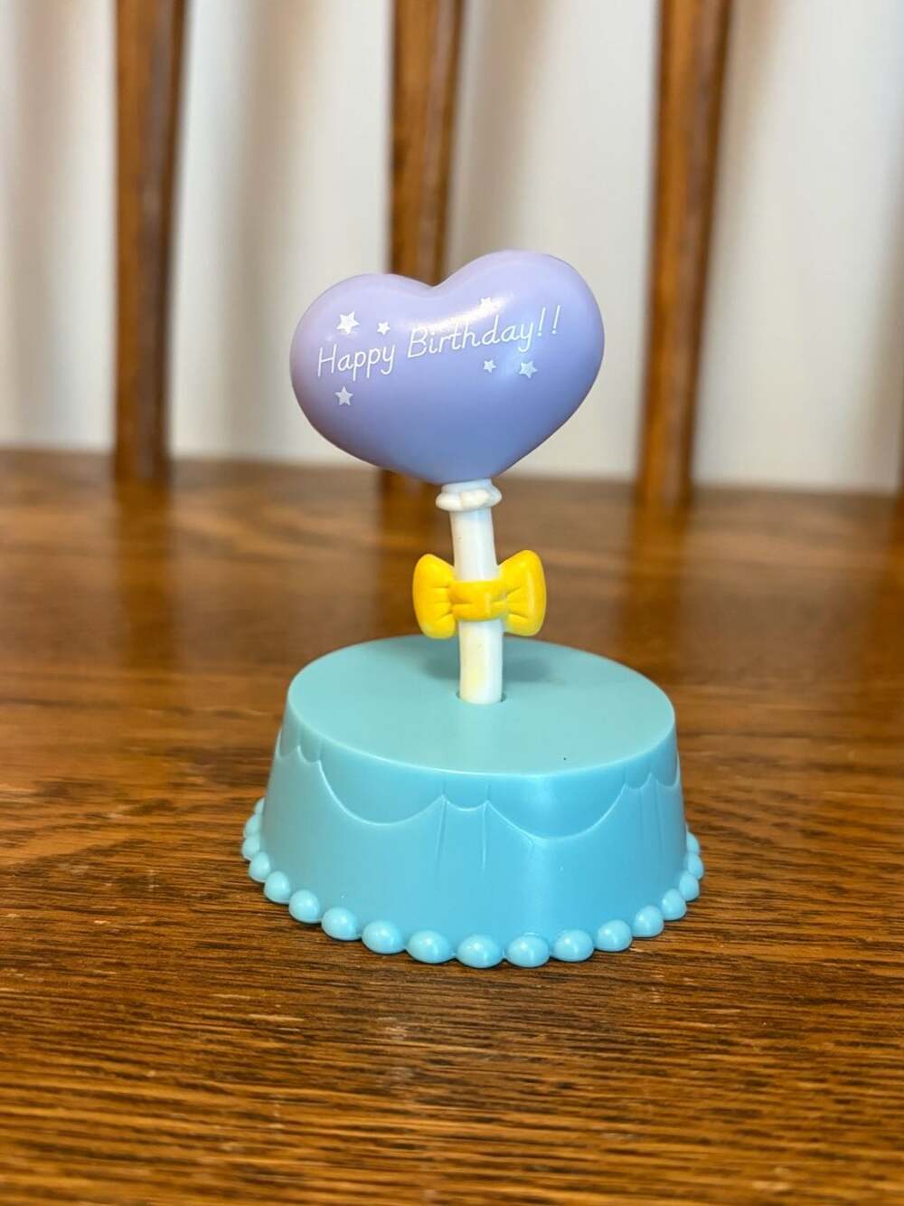 Hasbro Littlest Pet Shop Happy Birthday Balloon Cake Stand Accessory